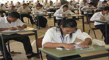 नकल पकड़े जाने के डर से लाखों छात्रों ने परीक्षा छोड़ी